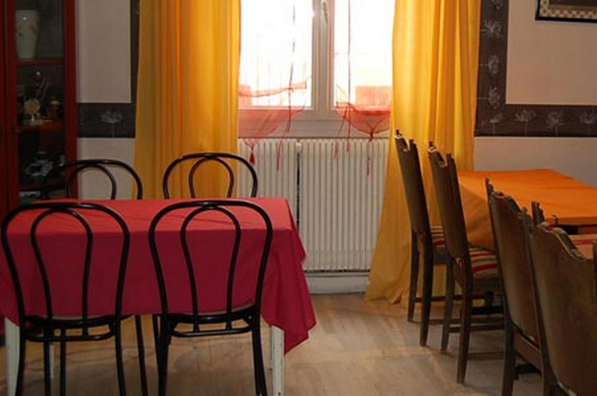 שאלון-סור-סאון Hotel Des Jacobines מראה חיצוני תמונה